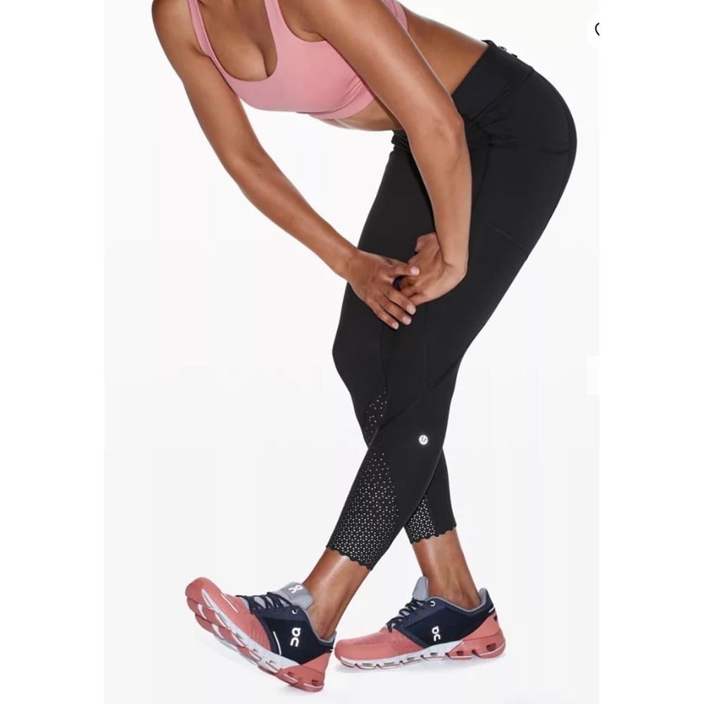 Lululemon Tight Stuff Tight II Black Reflective Scallop Hem Leggings Size 4
